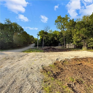 FUN AWAITS YOU at LINN VALLEY LAKES! Snag this amazing corner - photo 7