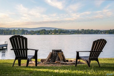 Dream lake home on Lake Neely Henry. This open concept three - photo 11