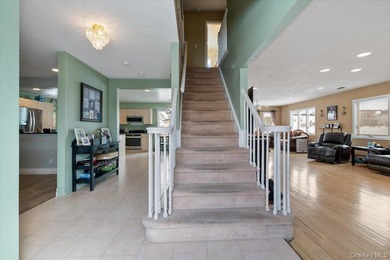 Welcome to 5 Lafayette Place in the heart of Massapequa Shores - - photo 12