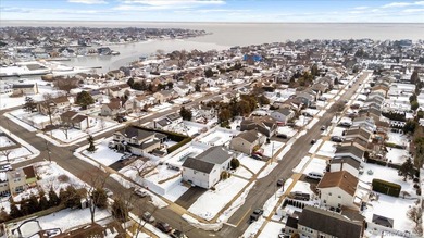 Welcome to 5 Lafayette Place in the heart of Massapequa Shores - - photo 20