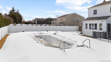 Welcome to 5 Lafayette Place in the heart of Massapequa Shores - - photo 23