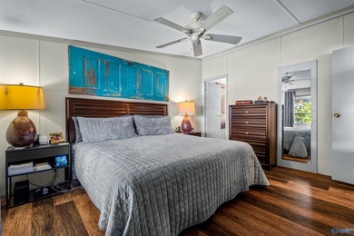 Dream lake home on Lake Neely Henry. This open concept three - photo 24