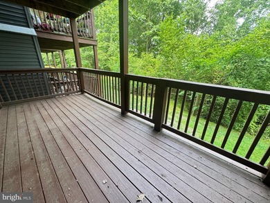 Welcome to 113 NE Isle Dr located in the beautiful, water - photo 25
