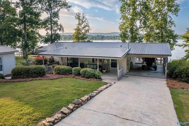 Dream lake home on Lake Neely Henry. This open concept three - photo 31