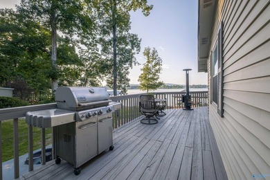 Dream lake home on Lake Neely Henry. This open concept three - photo 37