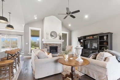 Beautifully maintained home on acrerage!! 4 bedrooms, huge bonus - photo 18
