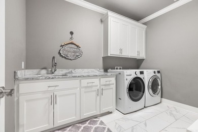 Beautifully maintained home on acrerage!! 4 bedrooms, huge bonus - photo 28