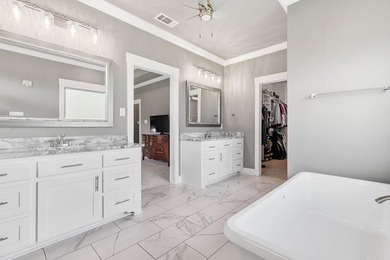 Beautifully maintained home on acrerage!! 4 bedrooms, huge bonus - photo 30