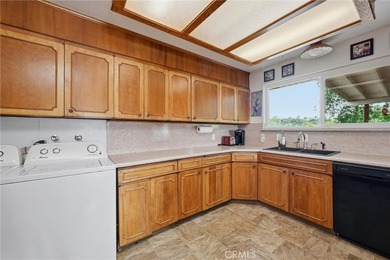 Waterfront living meets privacy, space, and adventure with this - photo 12