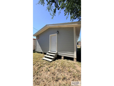Move-in ready and beautifully remodeled, this charming 3-bedroom - photo 17