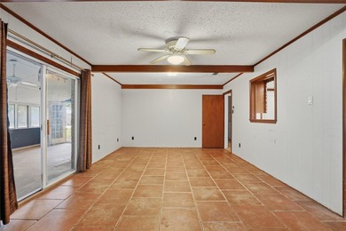 Welcome to this charming traditional-style, two-story home - photo 21