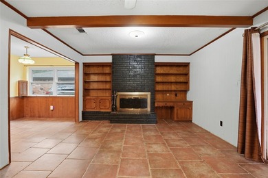 Welcome to this charming traditional-style, two-story home - photo 23