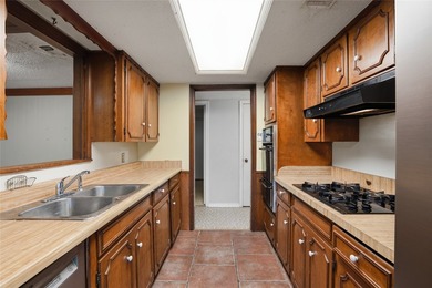 Welcome to this charming traditional-style, two-story home - photo 26