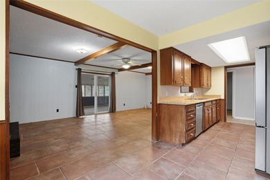 Welcome to this charming traditional-style, two-story home - photo 28
