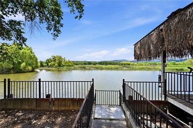 Waterfront living meets privacy, space, and adventure with this - photo 37