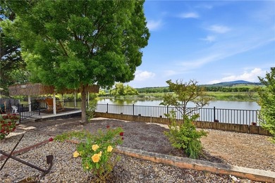 Waterfront living meets privacy, space, and adventure with this - photo 43