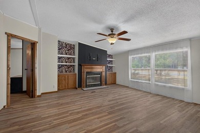 Welcome to 623 Barn Road in Bonneau, a beautifully updated - photo 5