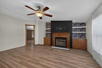 Welcome to 623 Barn Road in Bonneau, a beautifully updated - photo 7