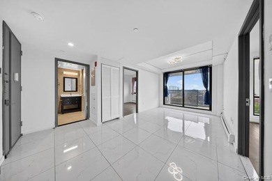 -Modern Luxury Rare Tax-Abated Condo in the Heart of Flushing - photo 7