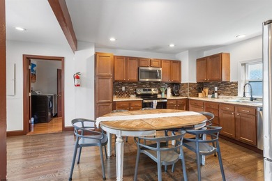 Welcome to this charming 4-bedroom, 2.5-bath single-family home - photo 15