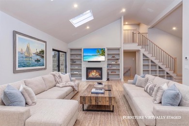 A sweeping circular driveway welcomes you to this ultra-private - photo 19