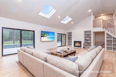 A sweeping circular driveway welcomes you to this ultra-private - photo 20