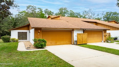 (private lake, pond, creek) Townhome/Townhouse For Sale in Ormond Beach Florida