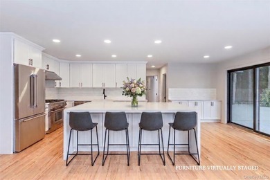 A sweeping circular driveway welcomes you to this ultra-private - photo 22