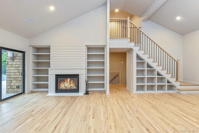 A sweeping circular driveway welcomes you to this ultra-private - photo 28