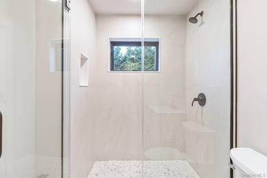 A sweeping circular driveway welcomes you to this ultra-private - photo 34