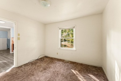 Water Access/Water View Brick Rancher in the well- established - photo 10