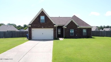 Kings View Lake Home For Sale in Horn Lake Mississippi