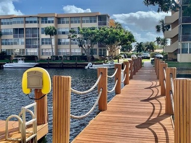 Beautiful waterfront condo located on the 1st floor with water - photo 10