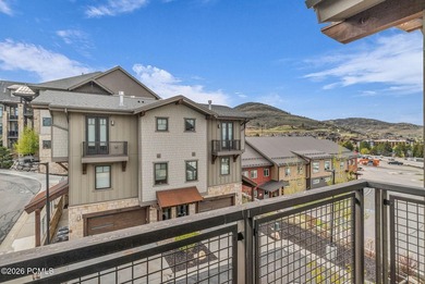 Rarely available end-unit townhome at 3827 Blackstone Drive - photo 16