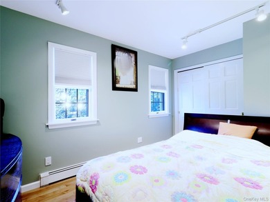 Renovated in 2020. 3 Bedrooms,1 Full Bath Cozy Colonial Zoned in - photo 19