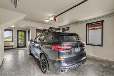 Rarely available end-unit townhome at 3827 Blackstone Drive - photo 24
