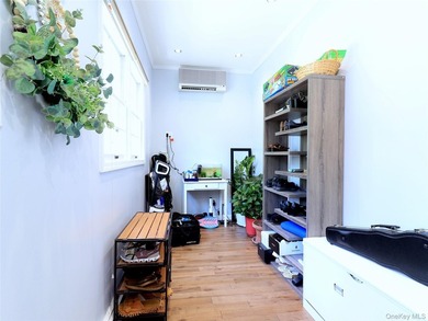 Renovated in 2020. 3 Bedrooms,1 Full Bath Cozy Colonial Zoned in - photo 26