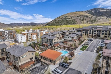 Rarely available end-unit townhome at 3827 Blackstone Drive - photo 29