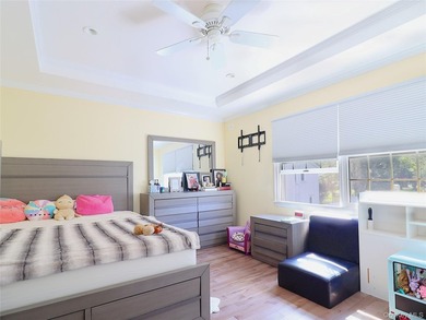 Renovated in 2020. 3 Bedrooms,1 Full Bath Cozy Colonial Zoned in - photo 29