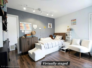 Renovated in 2020. 3 Bedrooms,1 Full Bath Cozy Colonial Zoned in - photo 30
