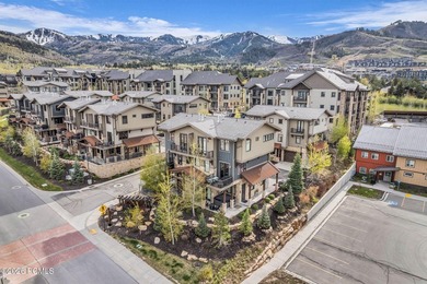 Rarely available end-unit townhome at 3827 Blackstone Drive - photo 32