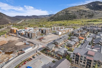 Rarely available end-unit townhome at 3827 Blackstone Drive - photo 34
