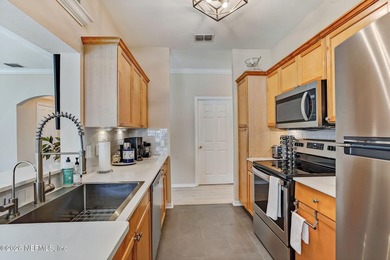 Welcome to this beautifully maintained 3-bedroom, 2-bathroom - photo 12