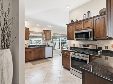 Welcome to this beautiful TURNKEY Stoneybrook Courtyard Villa - photo 17