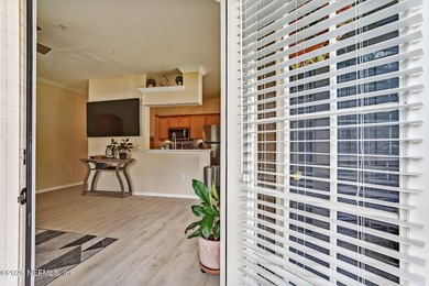 Welcome to this beautifully maintained 3-bedroom, 2-bathroom - photo 22
