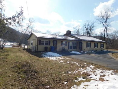 (private lake, pond, coastal) Home For Sale in Mt. Union Pennsylvania