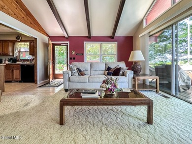 Charming log cottage overlooking Lake George with Lake George - photo 10