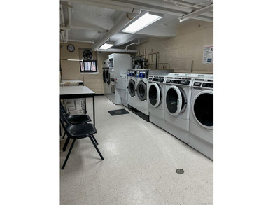 Welcome to this spacious and well-maintained 1-bedroom, 1-bath - photo 11