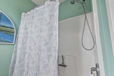 Fully furnished, completely remodeled two-bedroom - photo 29