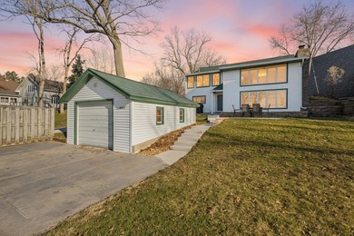 Lake Ripley frontage with 67 ft of shoreline and a true turn-key - photo 1
